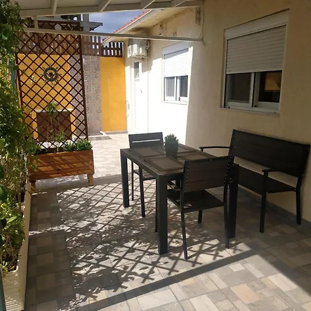 Casa Georgia דירה פליראקי